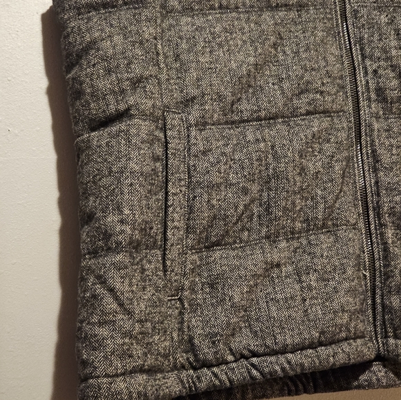 Old Navy Puffer Vest - Picture 2 of 3